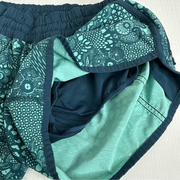 Lululemon Women’s Tracker Short IV Size 6 - Picture 7 of 11